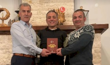 Akşehir Şehitleri Kitabı Tolga Yuvalı’ya Takdim Edildi