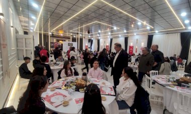 Vakıflar Genel Müdürlüğü İftarında Öğrenciler Bir Araya Geldi