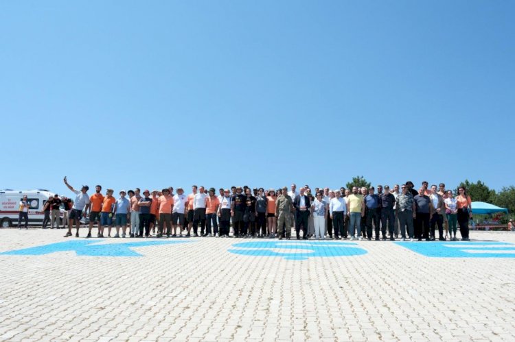 Akşehir Semaları Renklendi: Paraşüt Yarışması Başladı