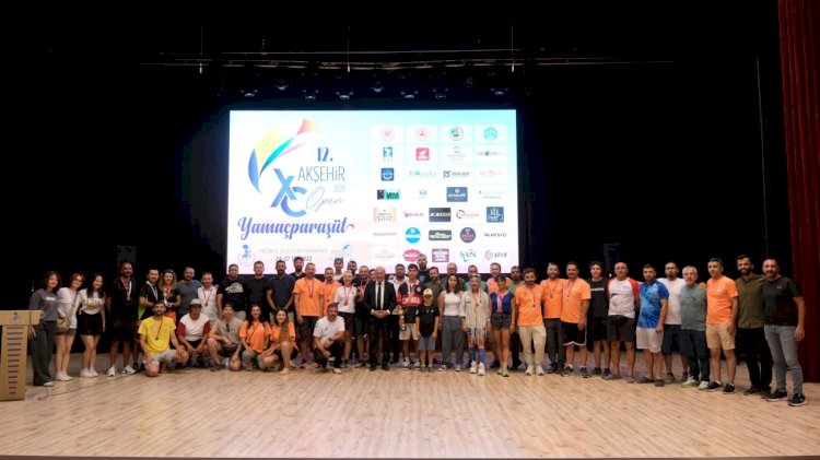 12. Akşehir XC Open’da Gökyüzünü Renklendiren Şampiyonlar Ödüllerini Aldı