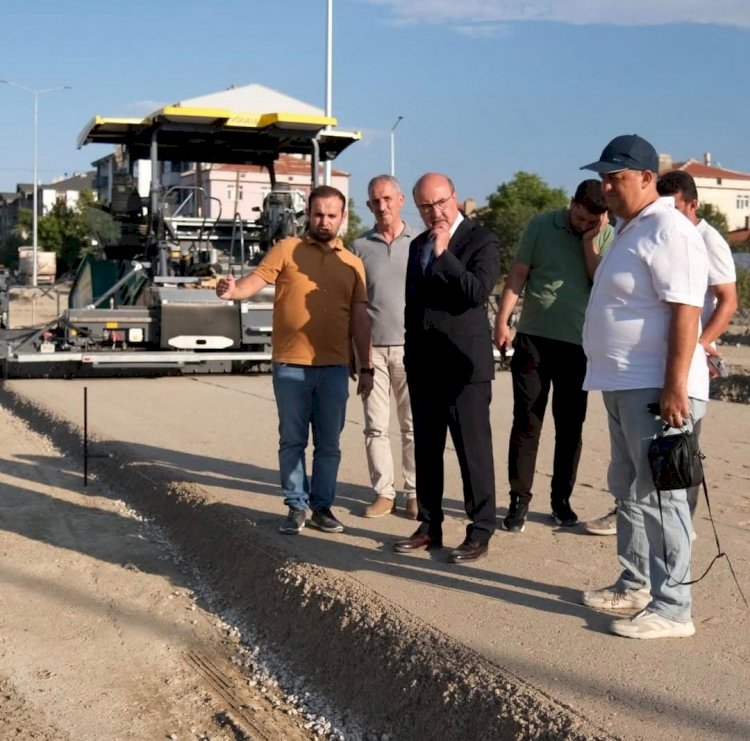 YENİ HASTANE CADDESİNDE KARAYOLLARI STANDARTLARINDA YOL ÇALIŞMASI